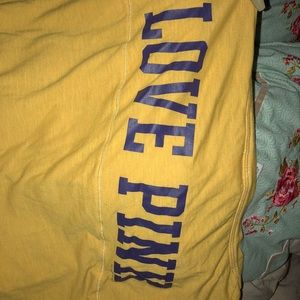 VS PINK LSU CROPPED FOOTBALL TEE